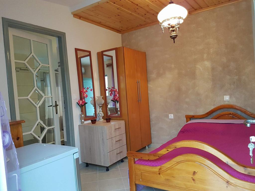 Sunny Holiday Home Каламата Экстерьер фото